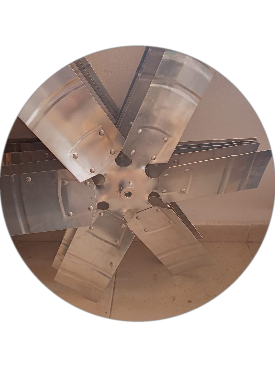 Axial 6 paletas galvanizada 28 pulgadas