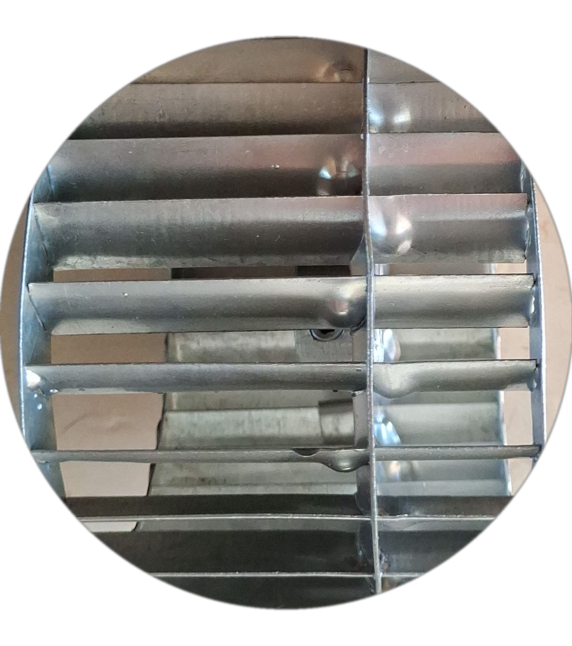 Blower multialabe descentrado